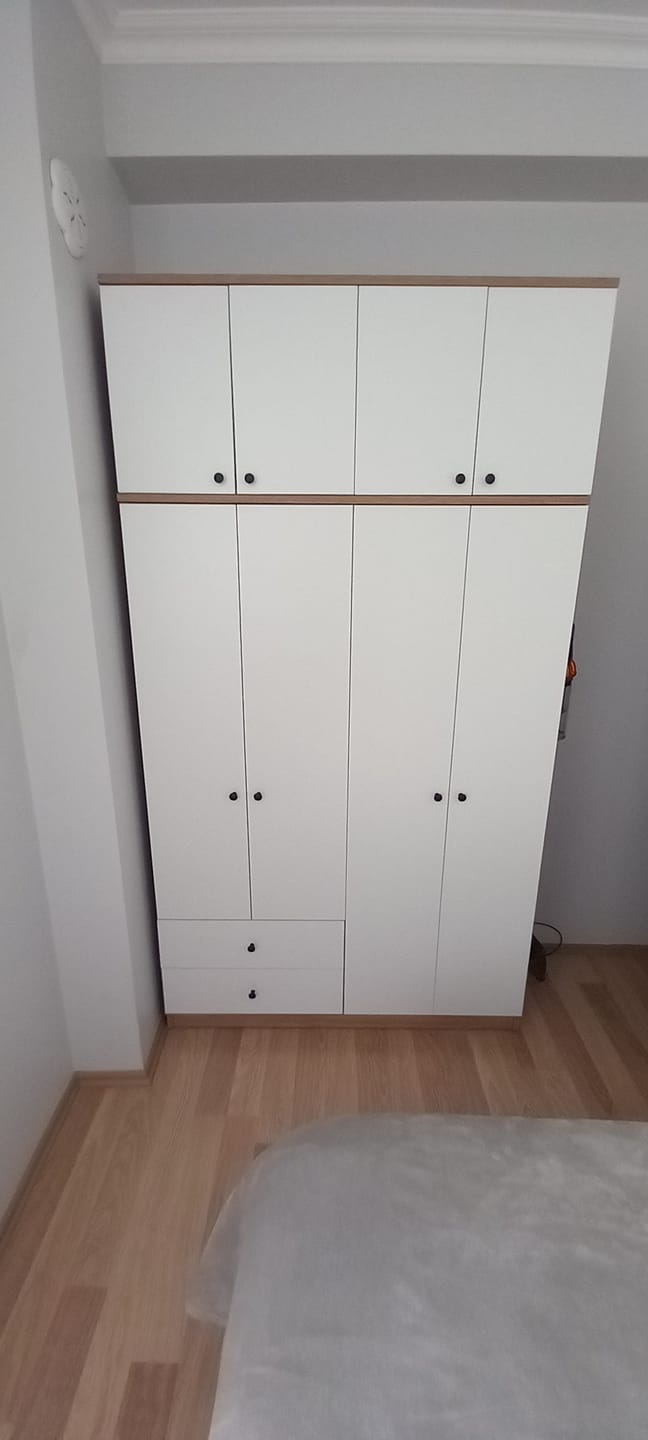 Customer photo review of Rani BA121 Geniş Gardırop Elbise Dolabı 8 Kapaklı 2 Çekmeceli 1 Raflı 2 Askılı Sepet Ceviz - Beyaz