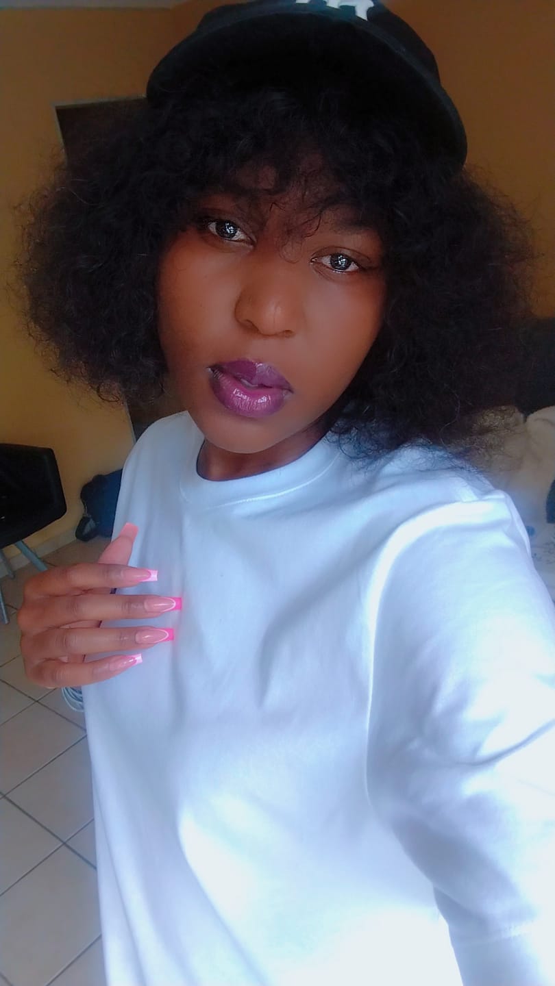 Customer photo review of Brazilian Water Wave Fringe - Zoe