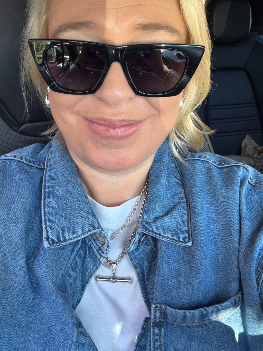 Customer photo review of XL T-Bar Necklace silver