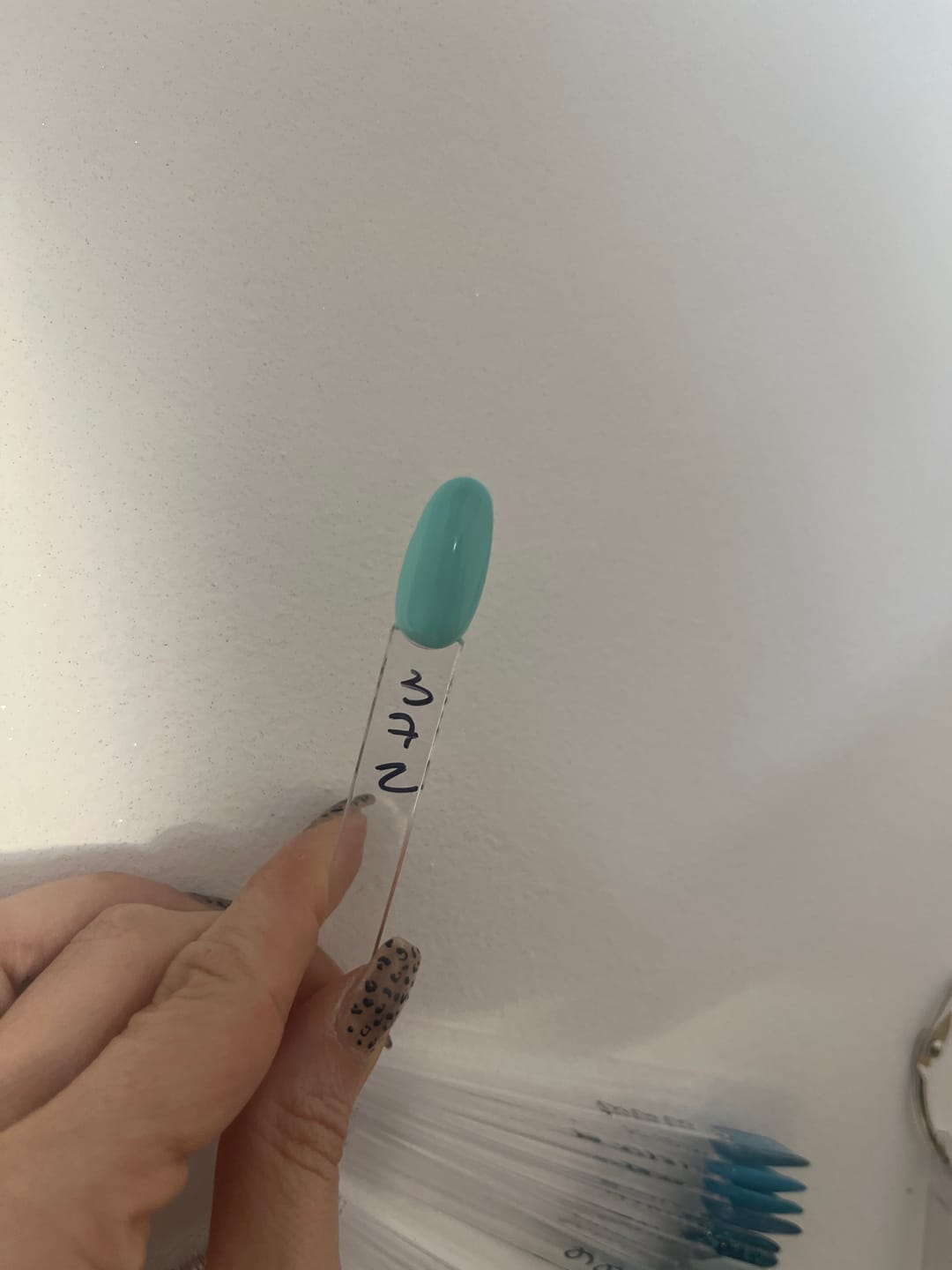 Customer photo review of Smalto Semipermanente LCI -  Celeste Tiffany