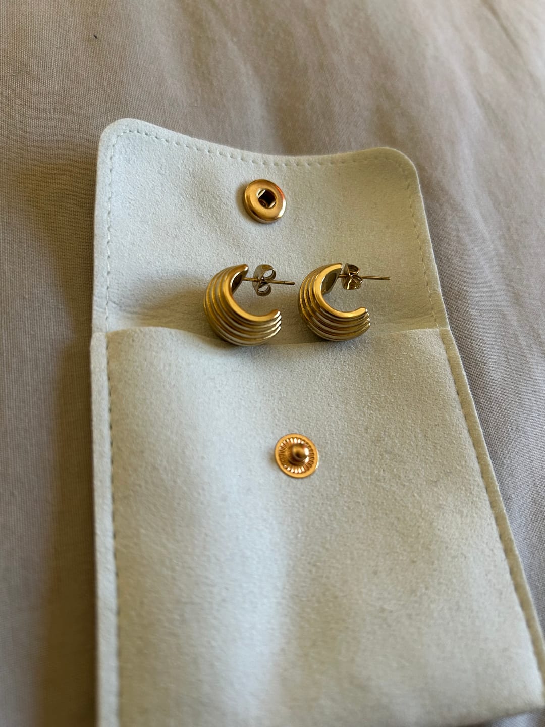 Customer photo review of Ribbed Dome Hoops