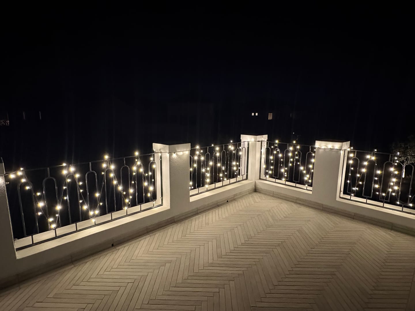 Customer photo review of Outdoor Heavy Duty Fairy Lights 10m Warm White - Black String