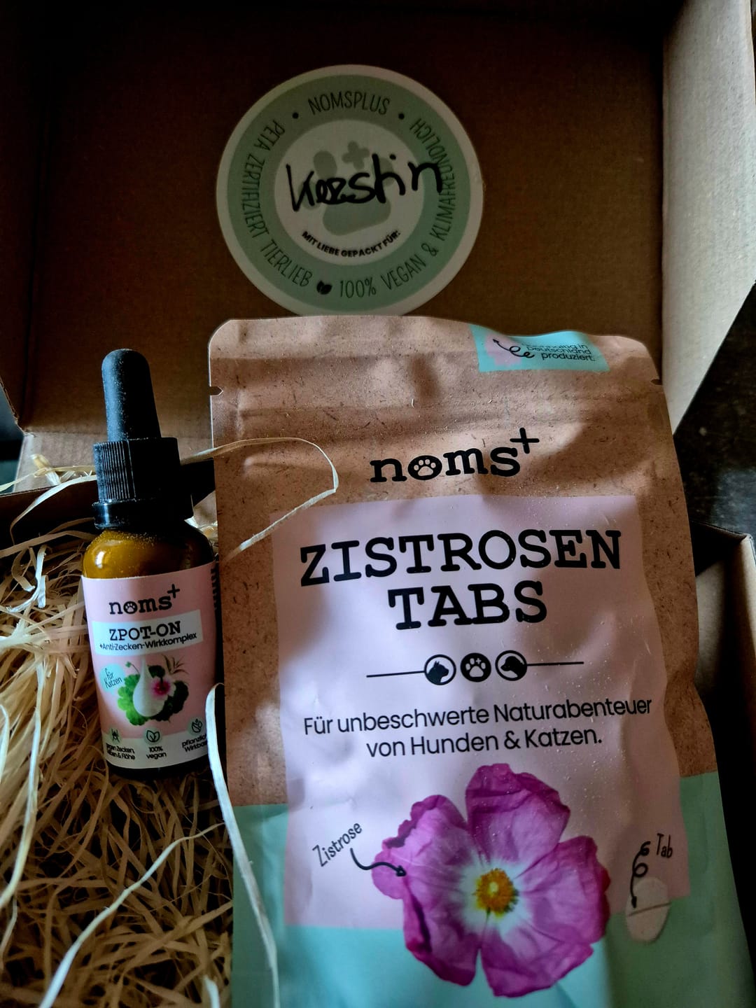 Customer photo review of Zistrosen Tabs - 100% natürliches Zistrosen-Leckerli für Wald- & Wiesenspaziergänge