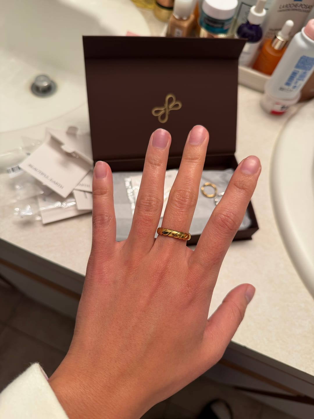 Customer photo review of Calira Twisted Infinity Ring