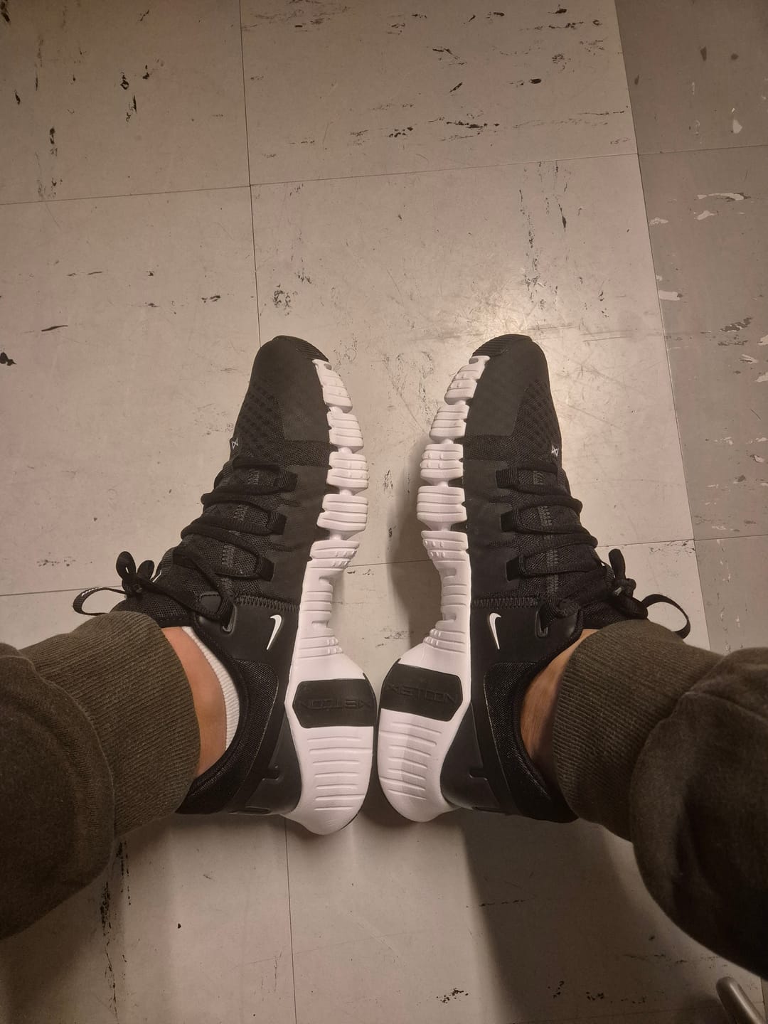 Customer photo review of Nike Free Metcon 5 Black White