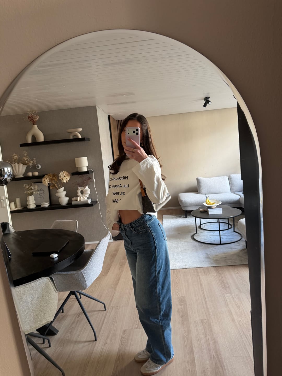 Customer photo review of VINTAGE LOGO LONGSLEEVE T-SHIRT WHITE
