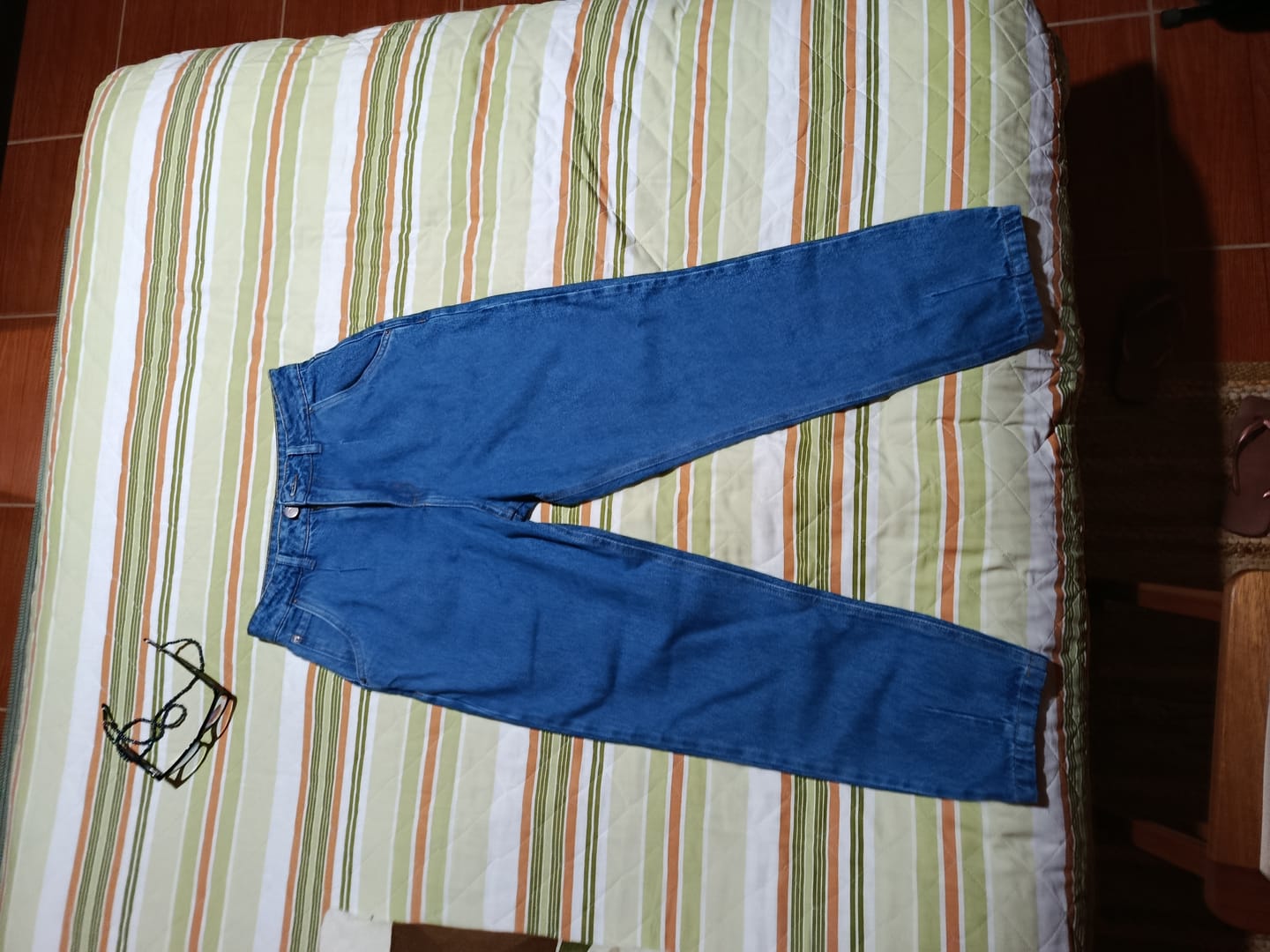Customer photo review of Calça Jeans Slouchy Cacau Azul Médio