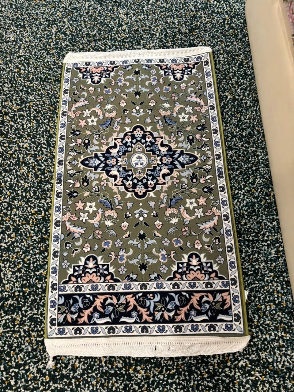 Customer photo review of Masjid-e-Nabawi Mosque Padded Prayer Mat