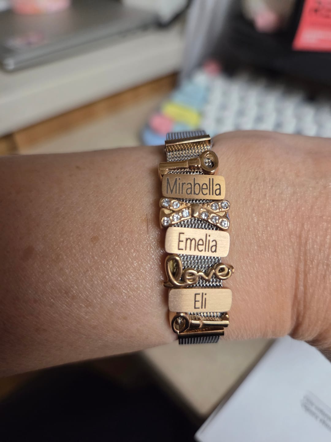 Customer photo review of Mesh charm name rosé gold