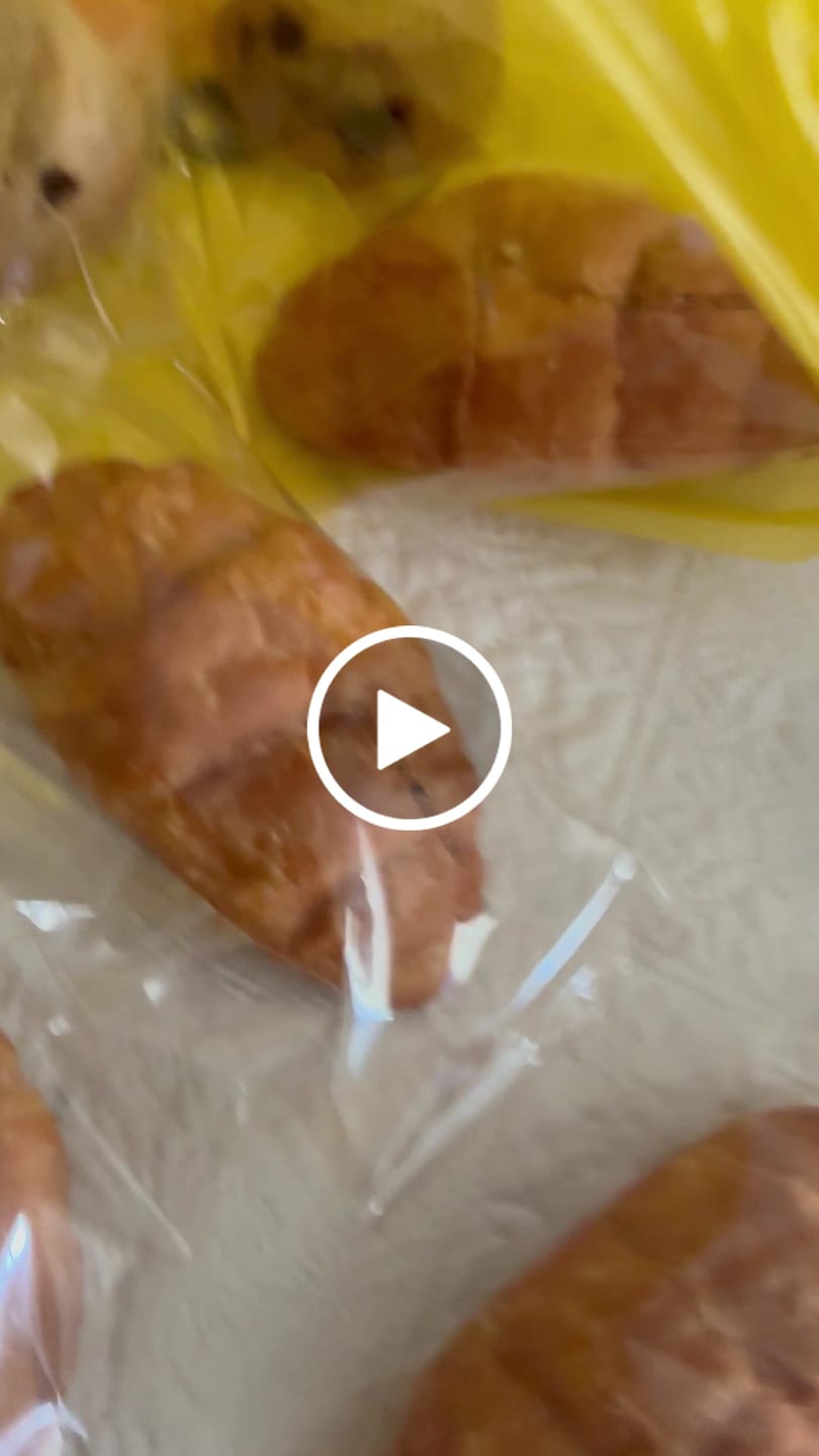 Customer video review of 15 Cornetti proteici ripieni di crema pasticcera
