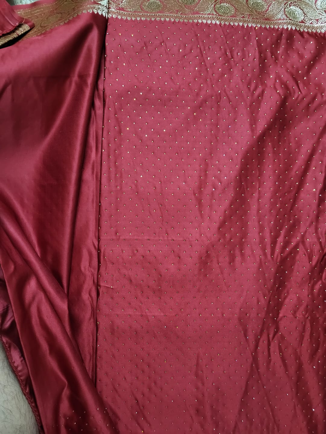 Customer photo review of Maroon Plain Golden Zari Katan Silk Banarasi Saree