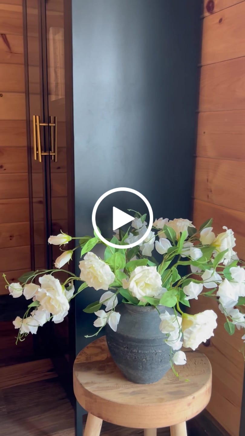 Customer video review of Lantern Bud Spray | White