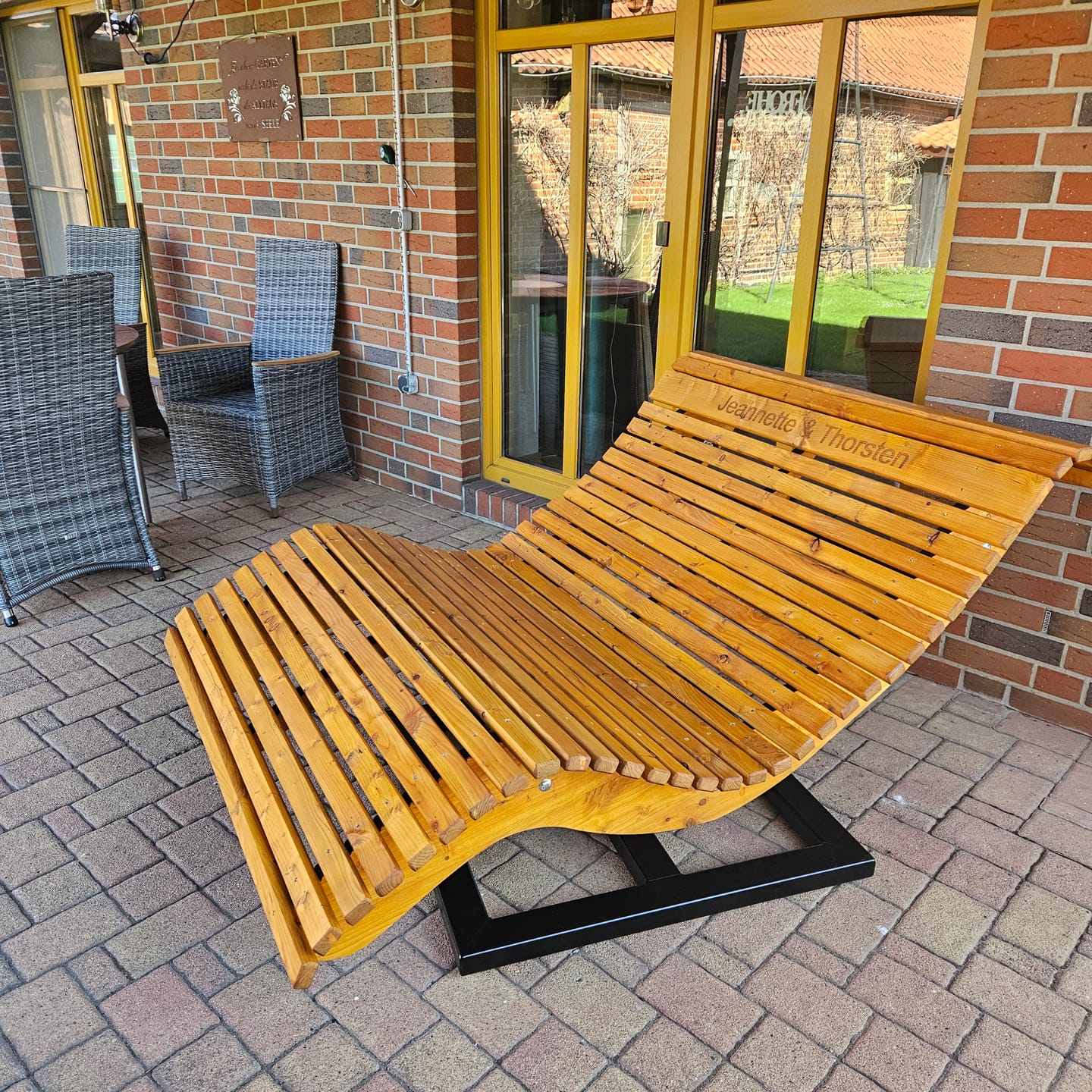 Customer photo review of Doppelliege Schwungliege "Tegernsee" Wellenliege mit Drehgestell