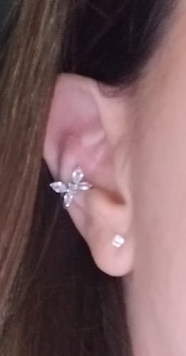 Customer photo review of Orecchino Ear Cuff Farfallina