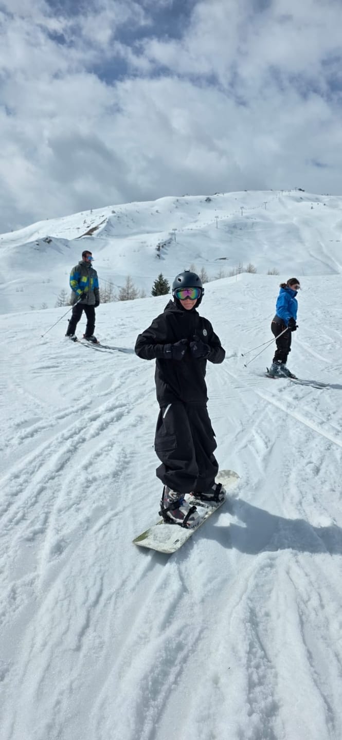 Customer photo review of Men's Black Baggy Wear-resistant Waterproof Snow Pants