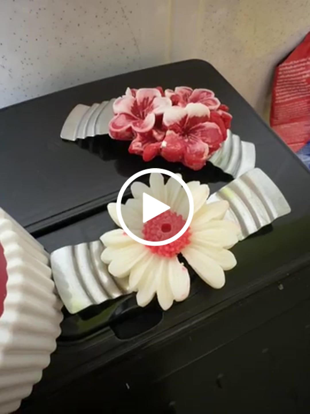 Customer video review of Colorante líquido para velas ROJO TOMATE
