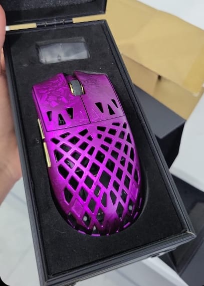 Customer photo review of ATK Blazing Sky Ghost Karbon Fiber Wireless Mouse