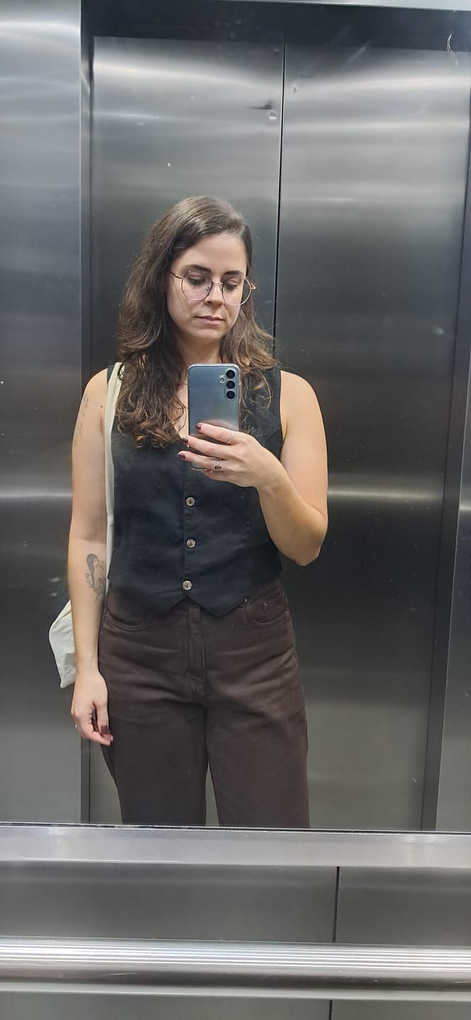 Customer photo review of Calça Jeans Mom Jequitibá Marrom Escuro
