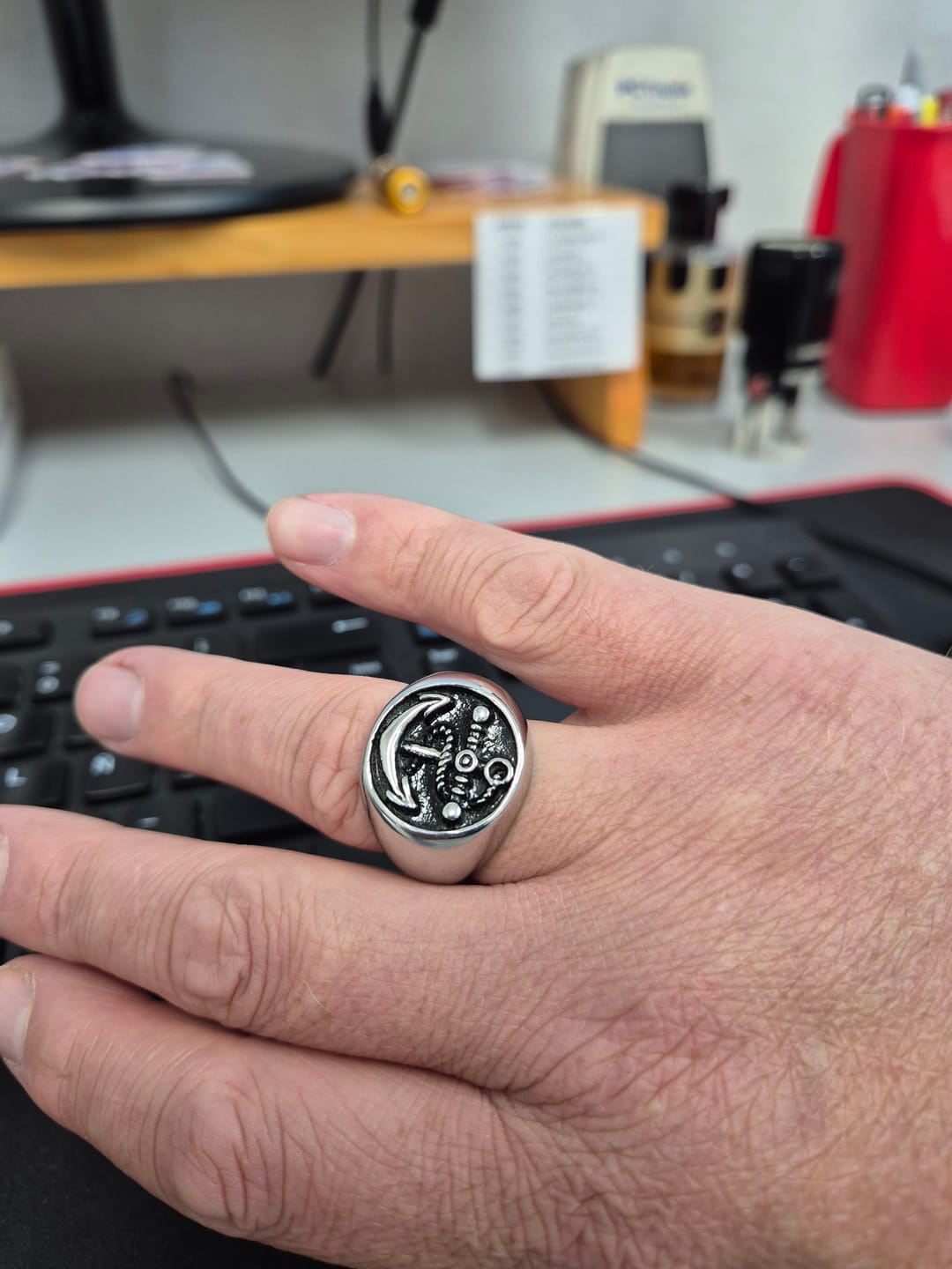 Customer photo review of Anillo Rude Anchor