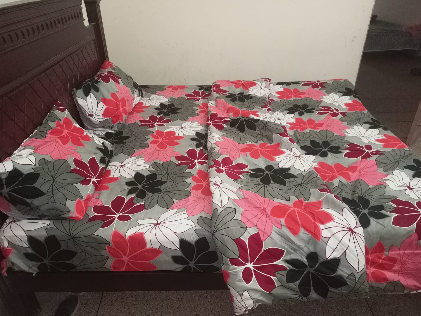 Customer photo review of GORGE Comforter Set- 7 Pcs