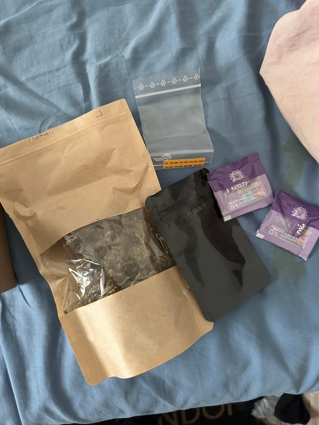 Customer photo review of 1FE-LSD Blotter 200 µg kaufen – Laborgeprüft & Präzise dosiert