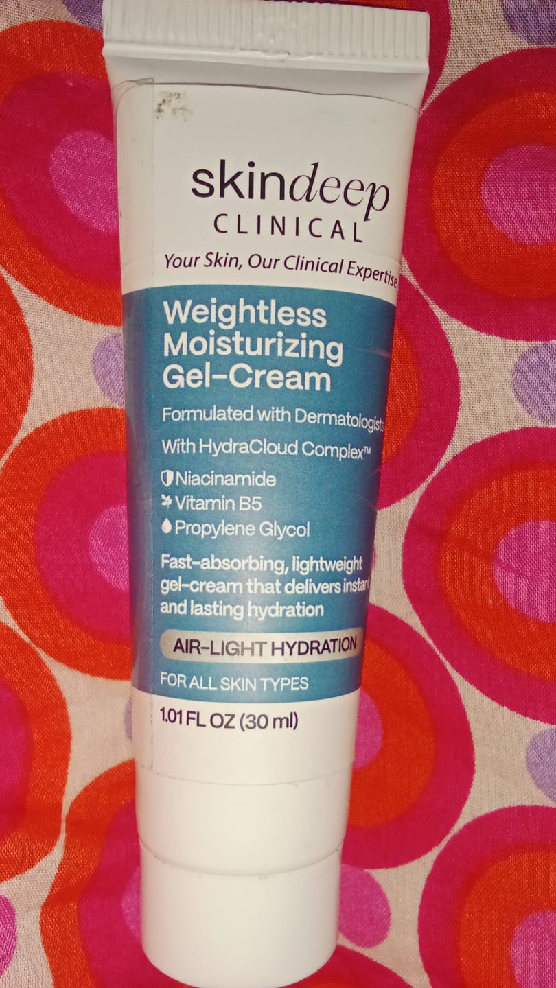 Customer photo review of Weightless Moisturizing Gel-Cream