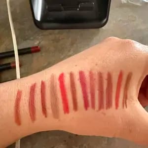 Customer photo review of Set di 12 matite labbra opache - Colorazione facile