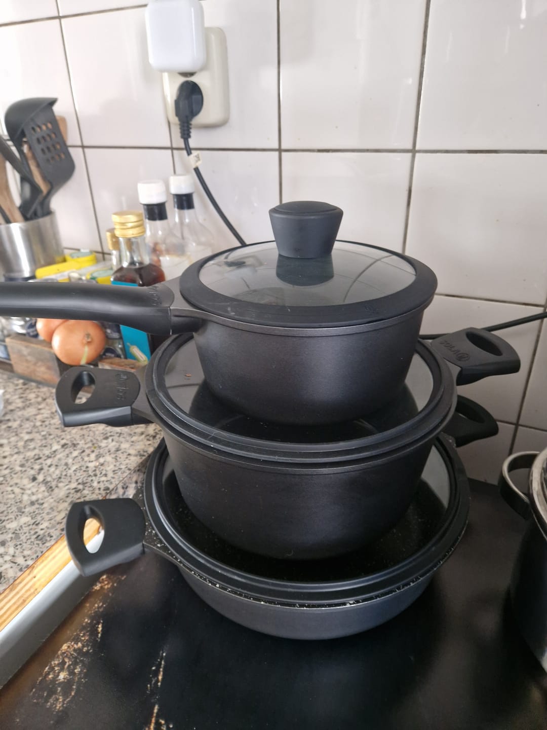 Customer photo review of Sola Steelpan met deksel Ceramic Deluxe - Keramische anti-aanbaklaag - ø 18 cm / 1.5 liter - geschikt voor alle warmtebronnen
