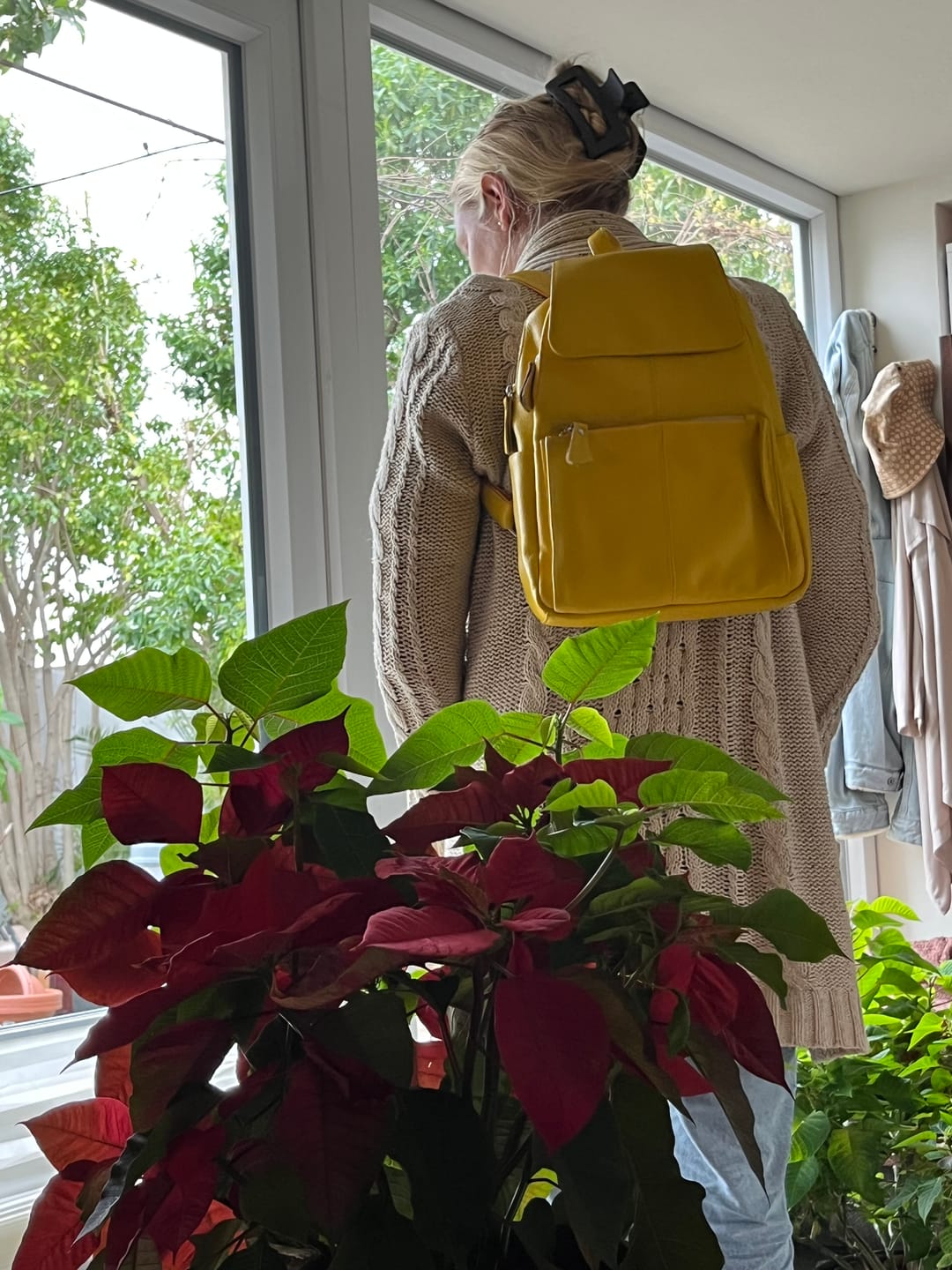 Customer photo review of Mochila em Pele Senhora Casual