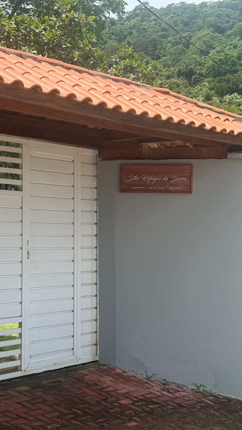 Customer photo review of Placa Sobrenome com Moldura