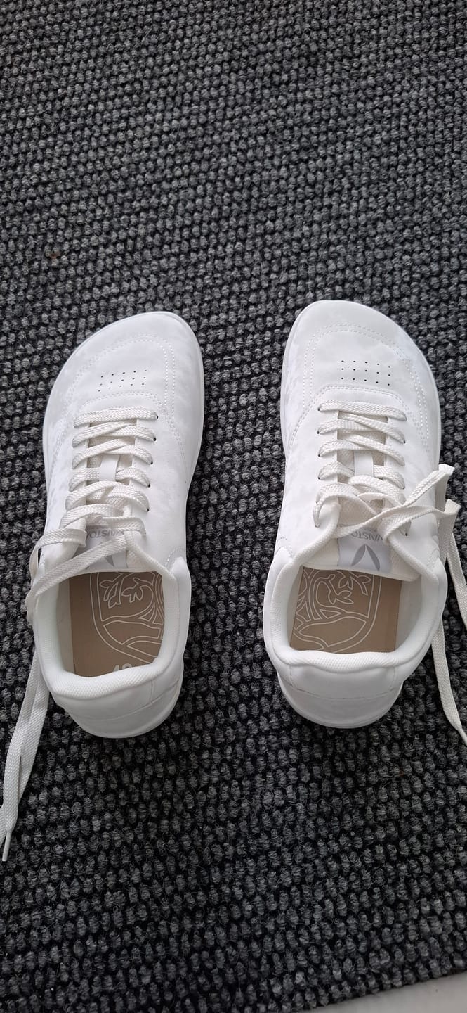Customer photo review of Vaistoa Katu 2 -paljasjalkasneakerit
