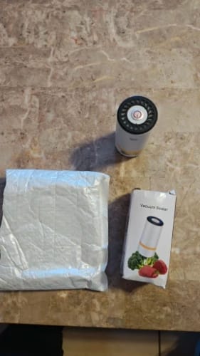 Customer photo review of Mini Vacuum Sealer