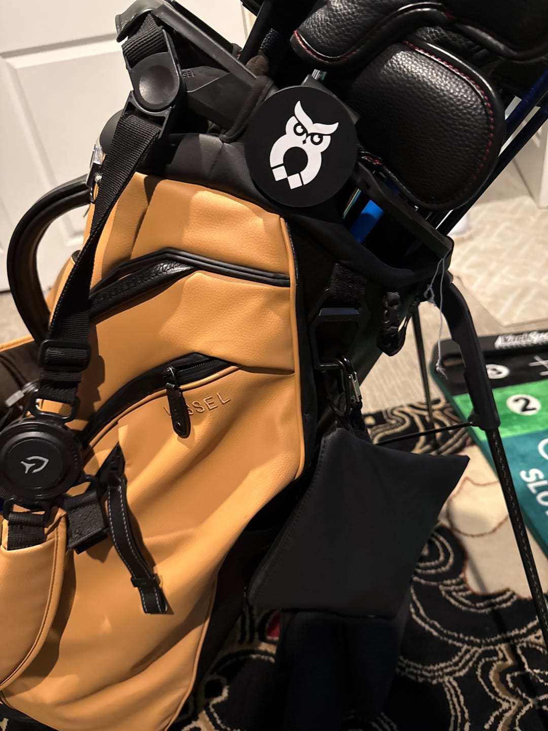 Customer photo review of MagnetOwl Magnetic Golf Bag Landing Pad