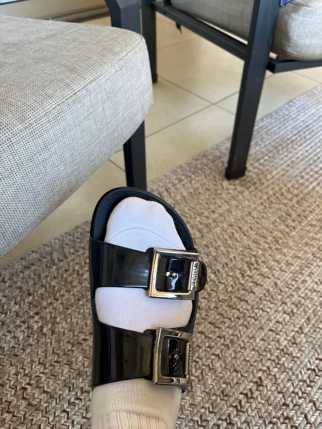 Customer photo review of כפכפי גומי עם רצועות עבות לנשים Partner