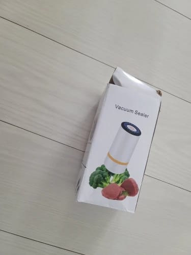 Customer photo review of Mini Vacuum Sealer