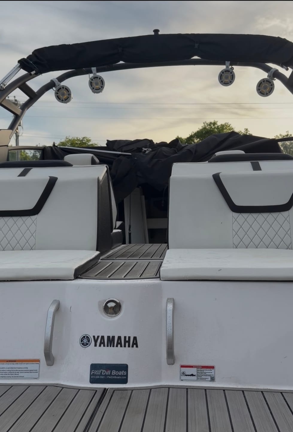 Customer photo review of NUTV5 QUAD W | Marine Mounts