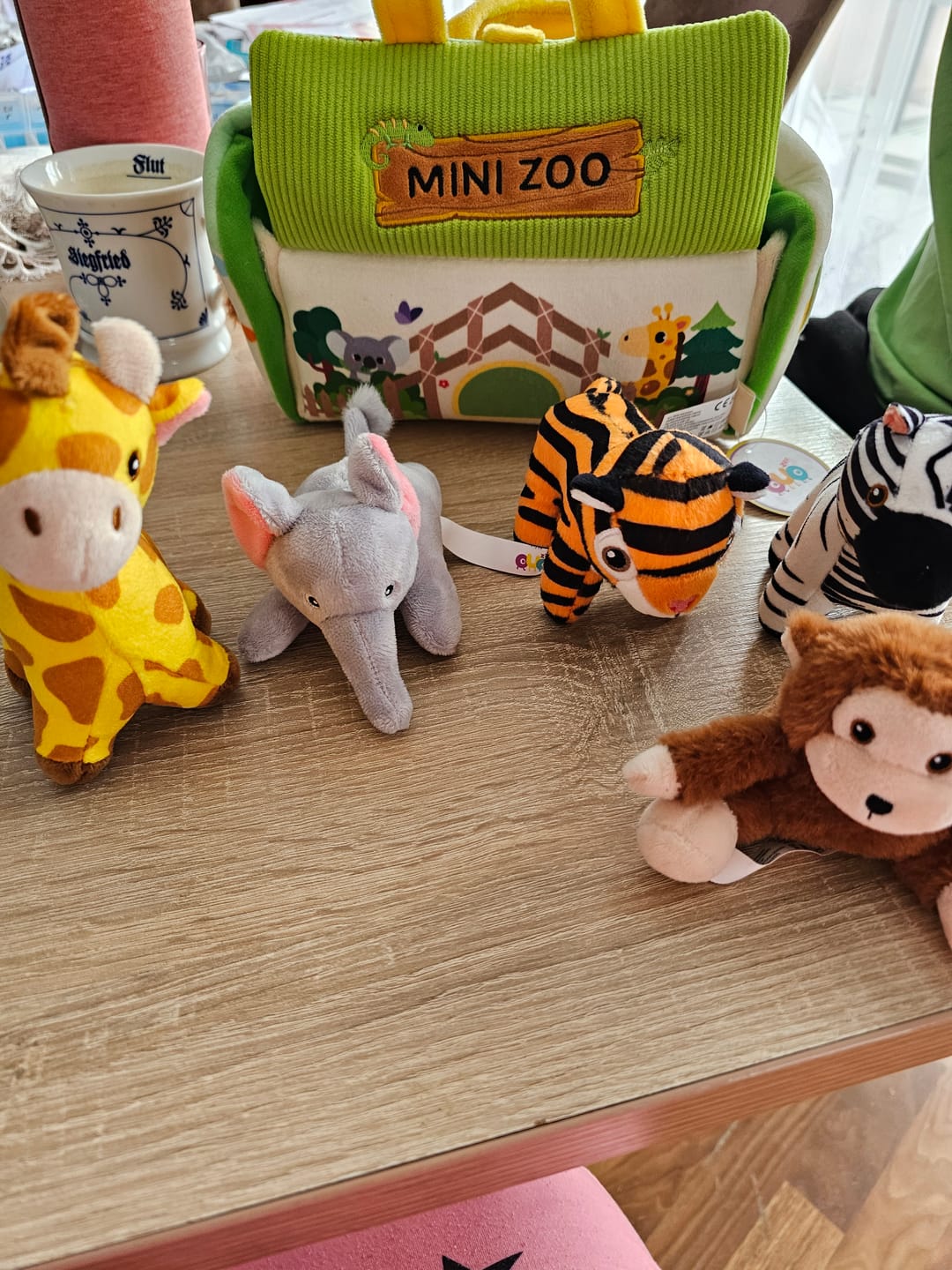 Customer photo review of Personalisierte Spielset zum Ersten Plüschspielzeug der Lustiges Zoo-Set