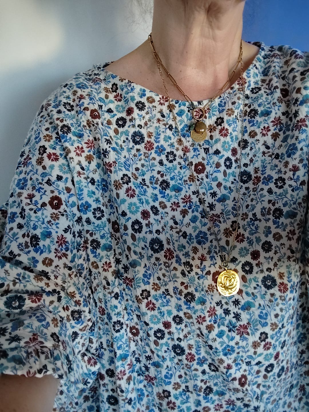 Customer photo review of Blouse Annette - Double gaze de coton fleurettes bleues