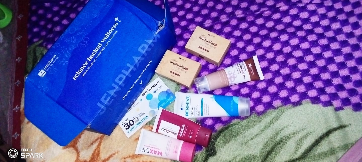 Customer photo review of MandelAC Cream