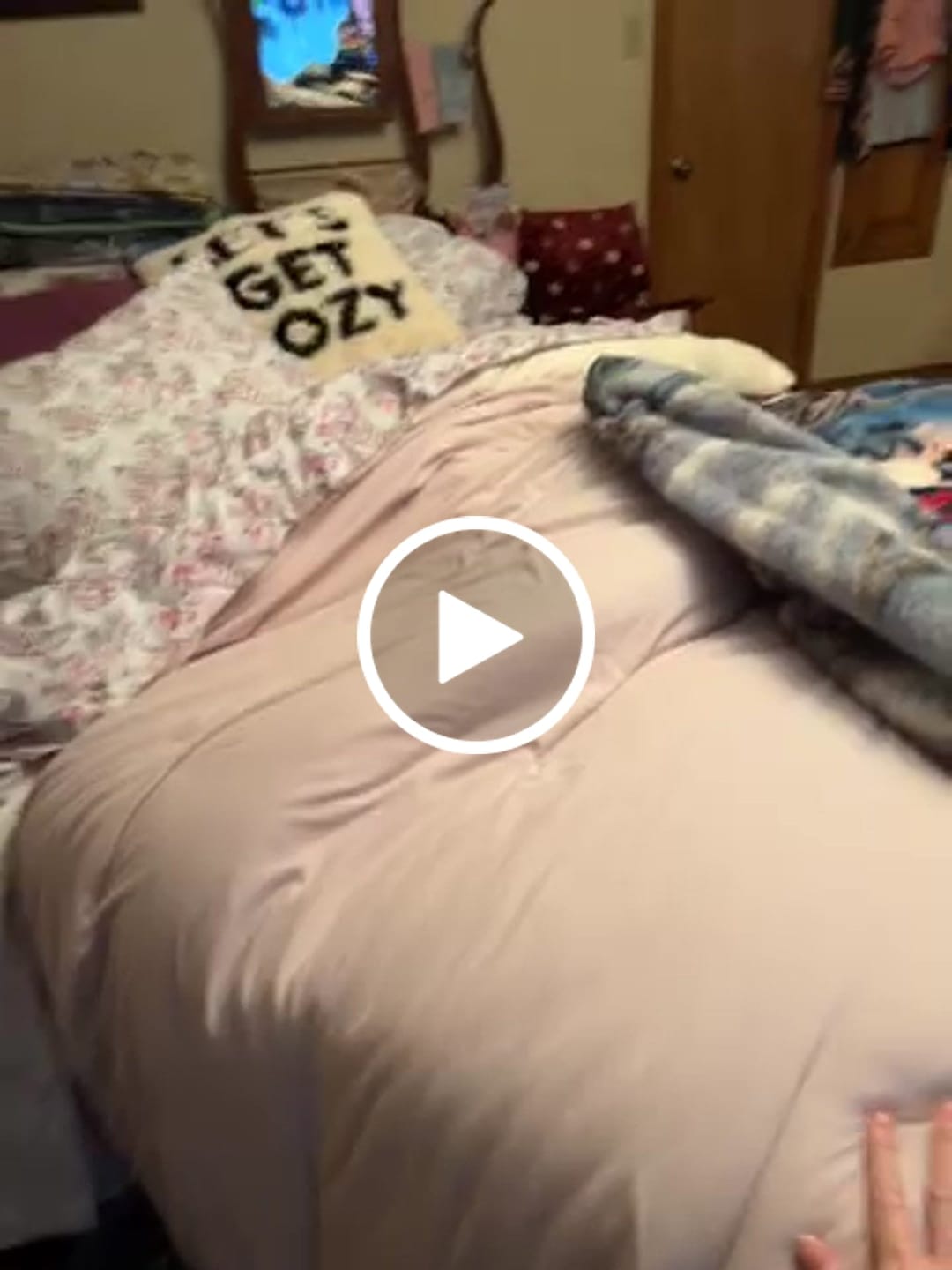 Customer video review of Temperature Controlling Comforter