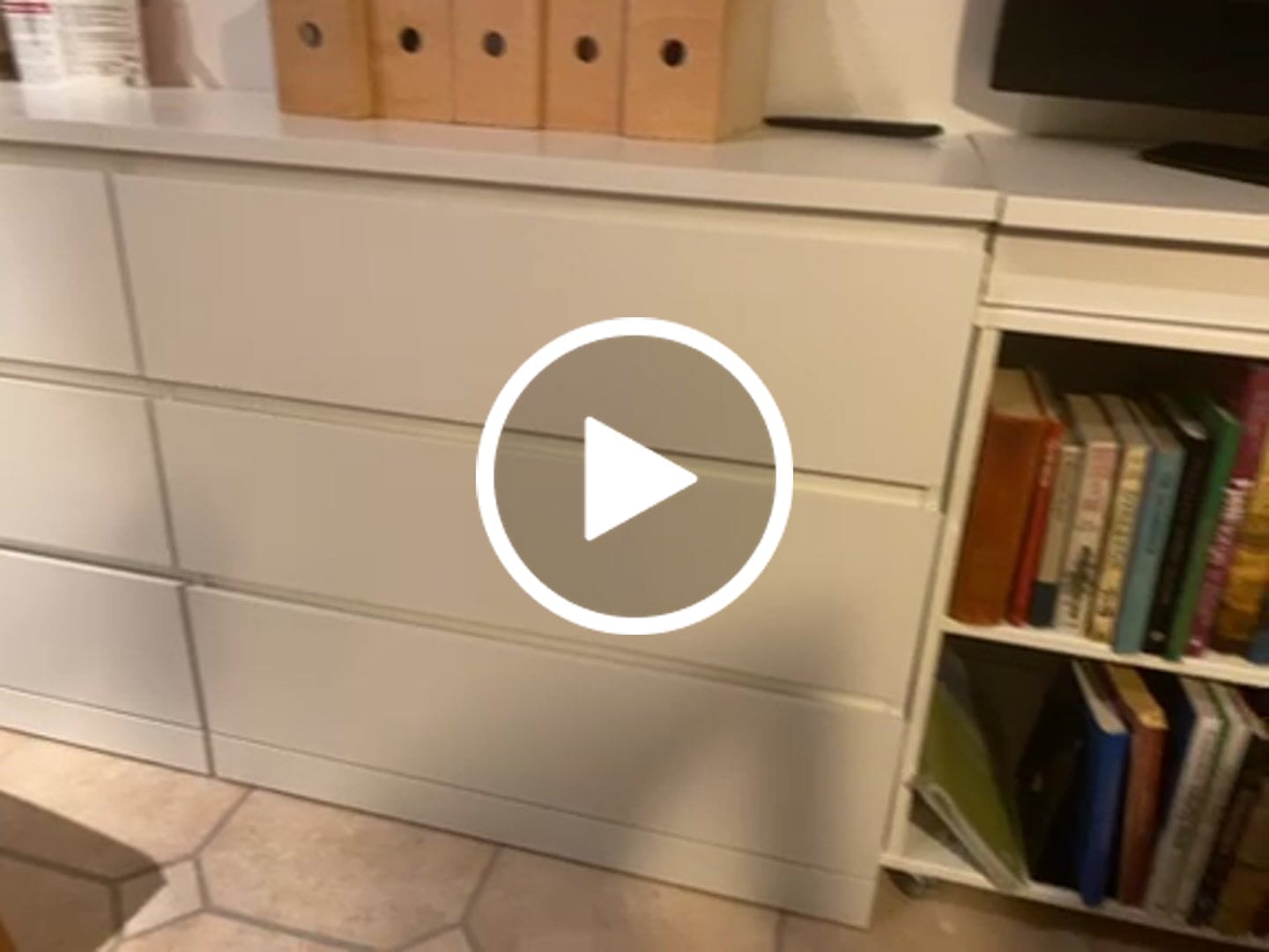 Customer video review of Hoppekids Reol med hjul