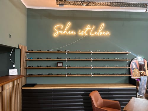 Customer photo review of Custom Neon: Sehen ist Leben