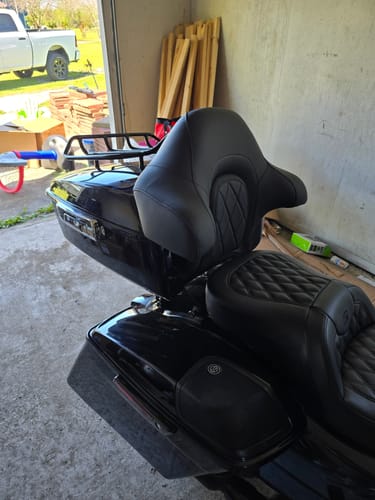 Customer photo review of HR3 Mako Shark Fade 13.7" King Size Touring Trunk Luggage For 14-24 Harley Touring