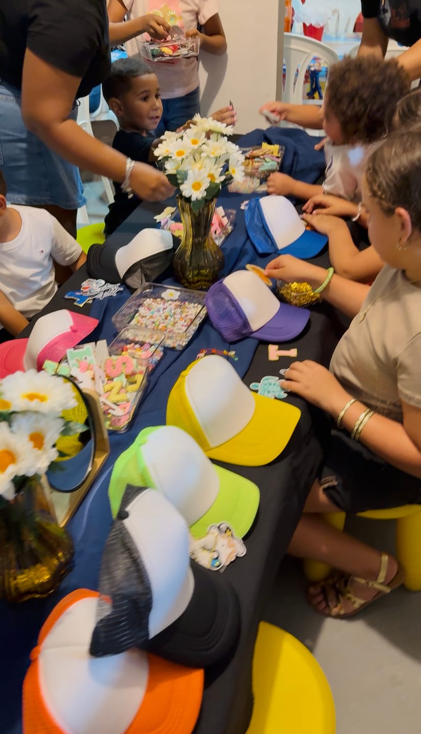 Customer photo review of Estación de gorras personalizadas.Oferta online.