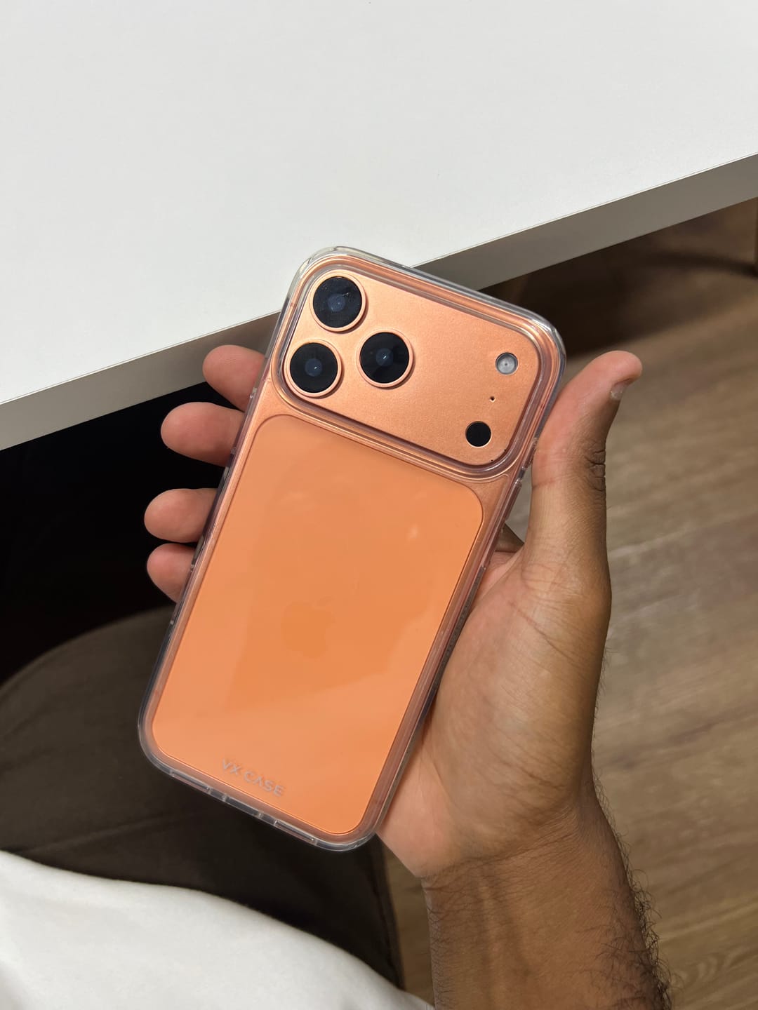 Customer photo review of Capa VX Case iPhone 17 Pro Max - Transparente