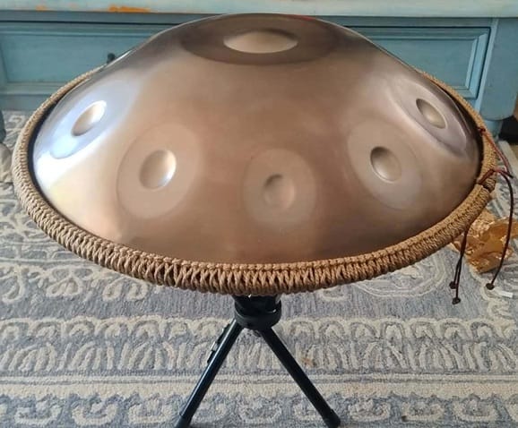 Customer photo review of Riza Handpan 10-Note D Kurd Beginner Gold 55cm