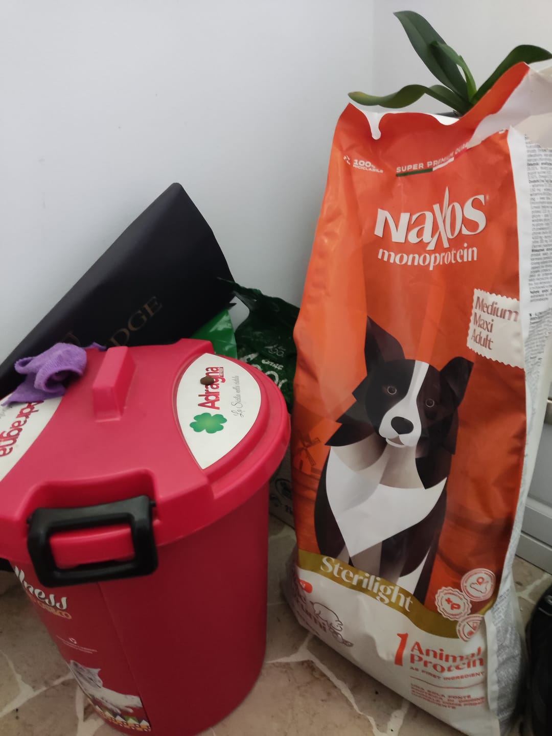 Customer photo review of Naxos Monoprotein Sterilight Medium/Maxi Maiale e Agrumi 12kg
