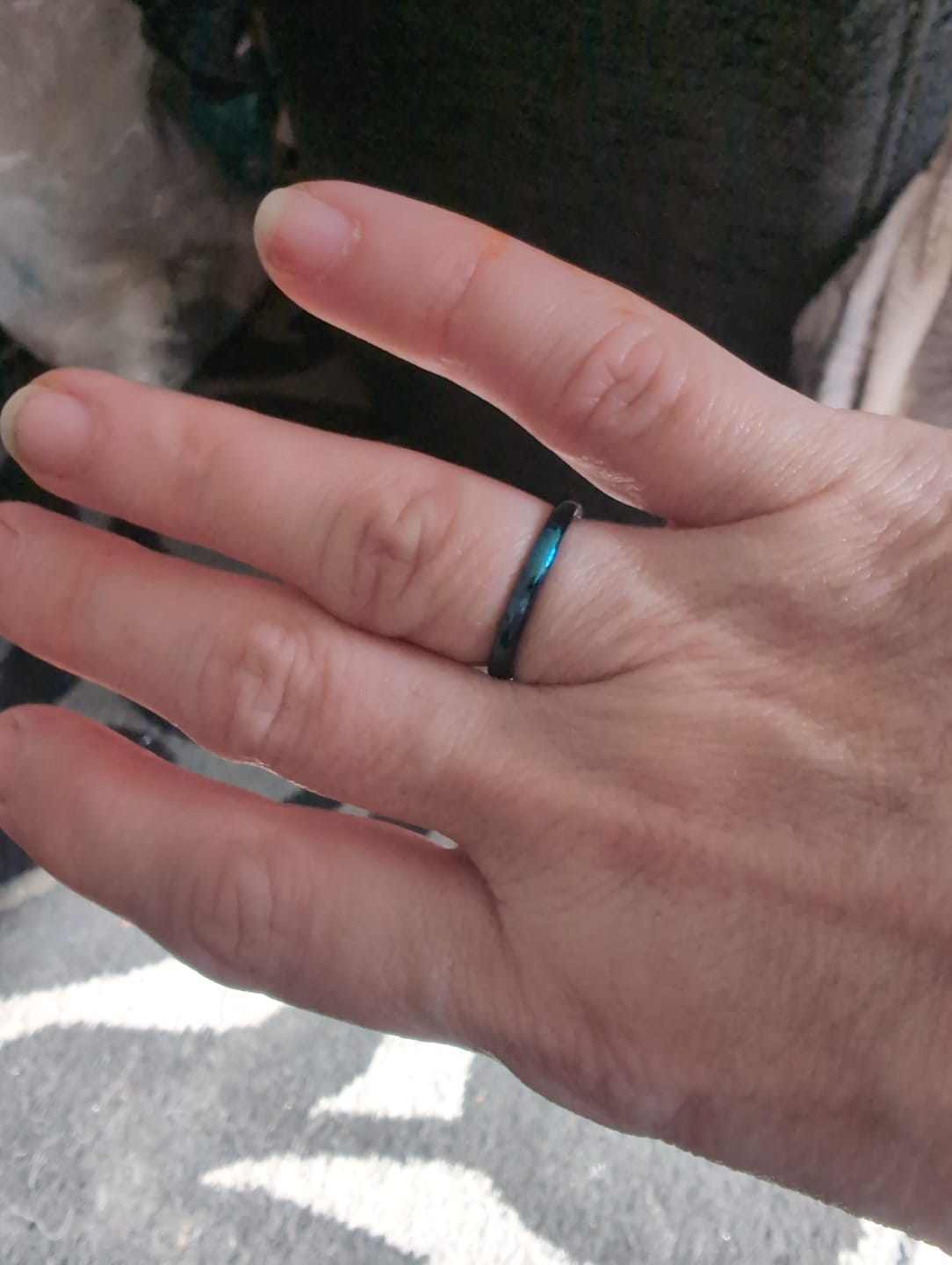 Customer photo review of Blue 2mm Wonder Ring