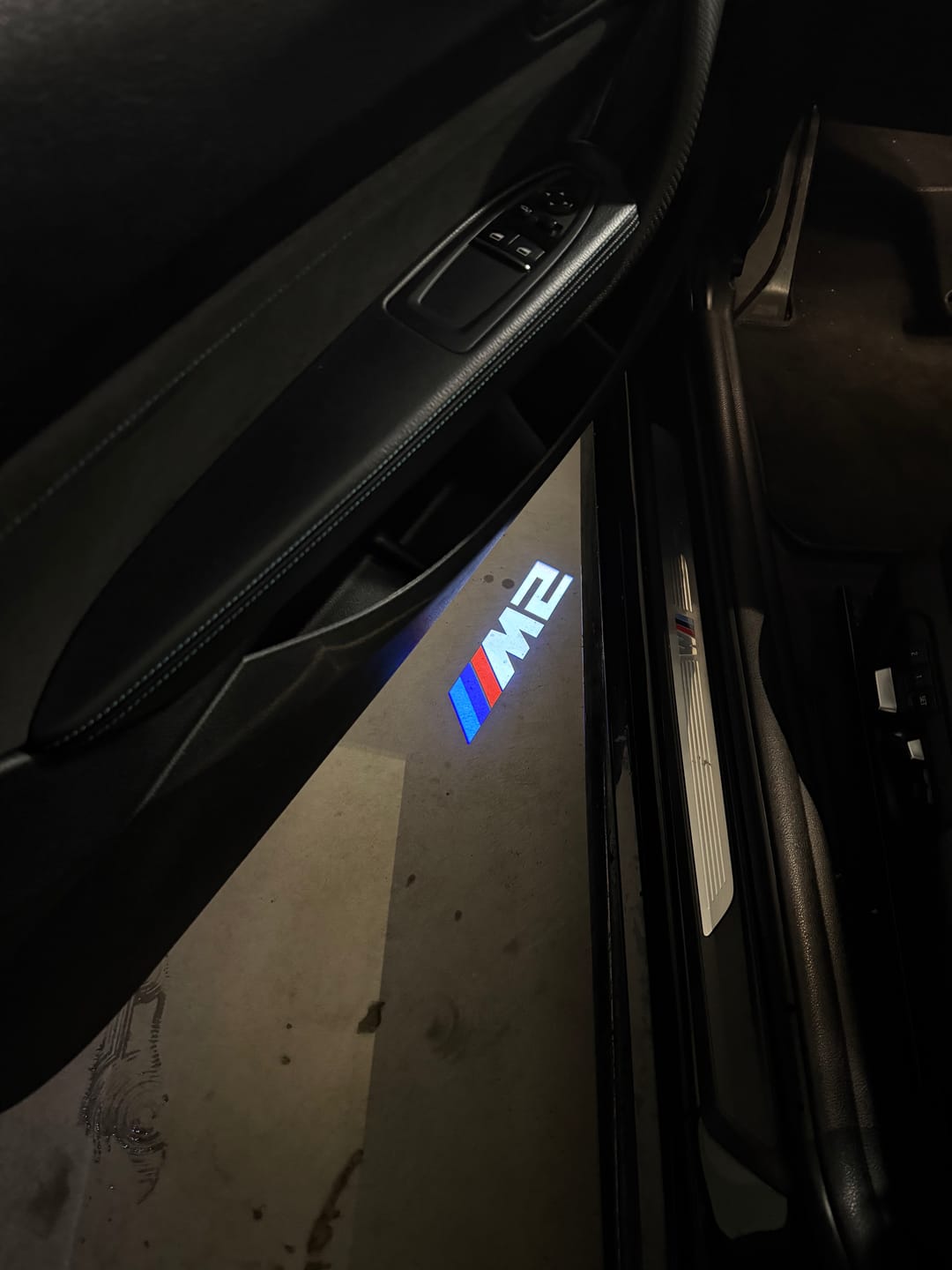 Customer photo review of BMW LED Car Door Welcome Logo Shadow Lights | G Chassis