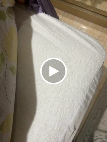 Customer video review of Waterproof Mattress Protector- PU Material